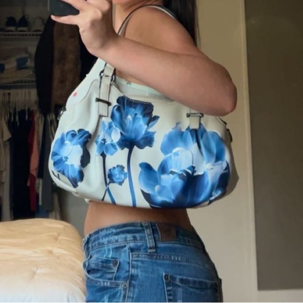 vintage cream and blue floral bag